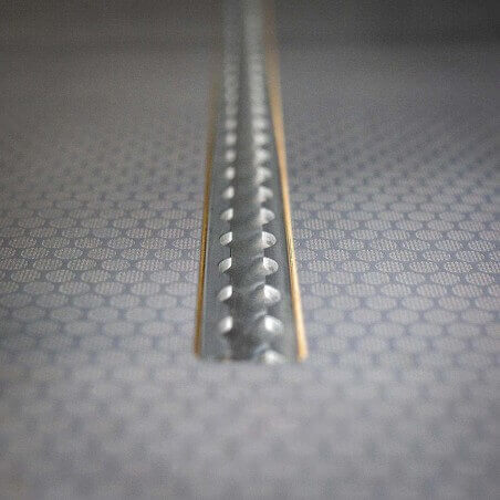 Plancher gris avec rail aéro intégré pour Nissan Primastar 2022+