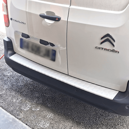 Seuil de coffre aluminium pour Volkswagen Crafter - Exemple sur un véhicule utilitaire