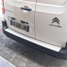 Seuil de coffre aluminium Renault Master - fixé sur véhicule - exemple sur un autre véhicule