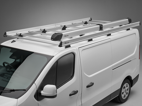 Aluminium-Dachgepäckträger Rhino Products montiert auf einem Nutzfahrzeug-Transporter