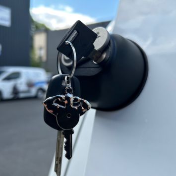 Mul-T-Lock MVP3000 — automatische Verriegelung durch Zuschlagen der Tür, Entriegelung mit Schlüssel. Die Referenz für Mehrfahrer-Flotten.